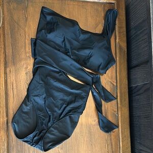 Aerie Black One-Shoulder Swimsuit